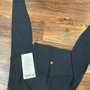 NWT - LULULEMON Align Pant 28” Size:2